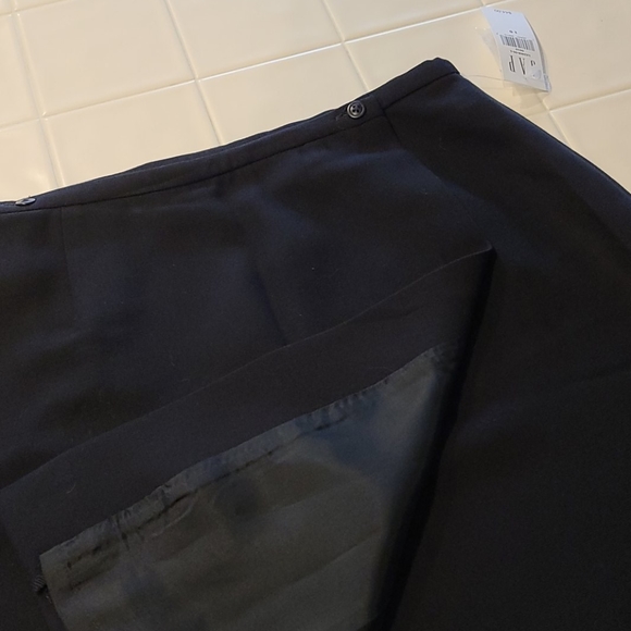 GAP Black Wrap Skirt - Picture 4 of 4